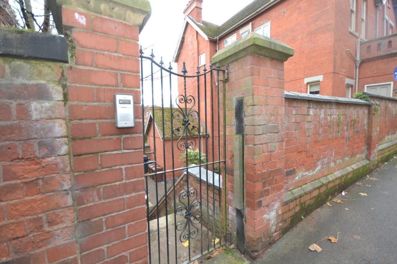 Historic House In The Park, Private Courtyard Near The Castle Apartamento Nottingham Exterior foto